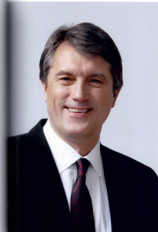 Віктор Ющенко — Голова Національного банку України у 1993-2000 рр.
