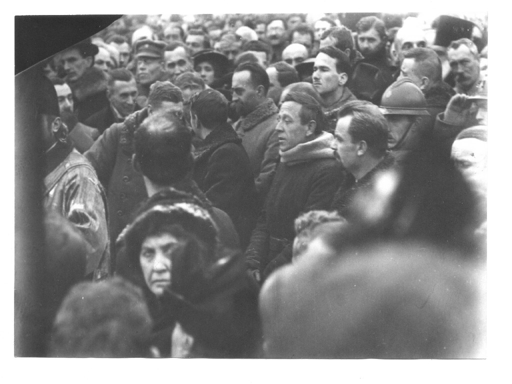 Симон Петлюра і Володимир Винниченко на Софійській площі на мітингу з нагоди проголошення Акта злуки Західноукраїнської Народної Республіки і Української Народної Республіки. 22 січня 1919 р.