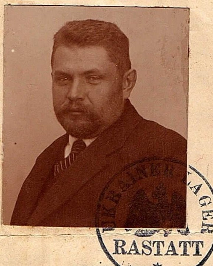 Фотокартка В. Сімовича, якому 9 березня 1920 р. виповнилося 40 років.