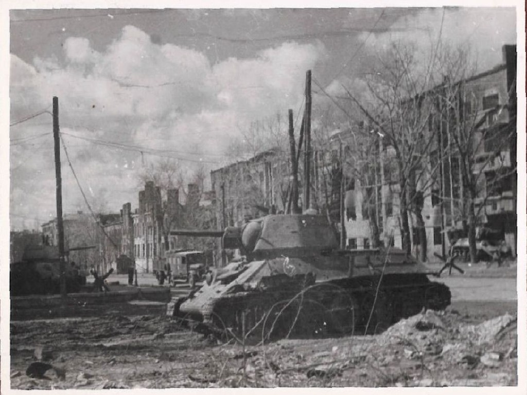 Т-34 (м. Харків). Фото з трофейного фотоальбому (1942-1943 рр.).