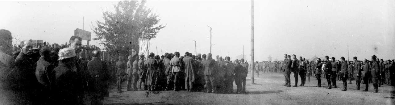 Похоронна процесія у таборі м. Каліш. [1921 р.].