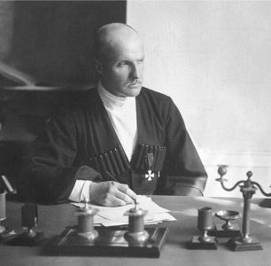 Гетьман Скоропадський у робочому кабінеті. Київ, 1918 р.