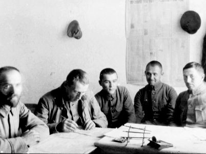 Осип Назарук (другий справа). 1919 р.