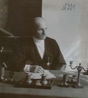 Гетьман Павло Скоропадський у робочому кабінеті. Київ, 1918 р.