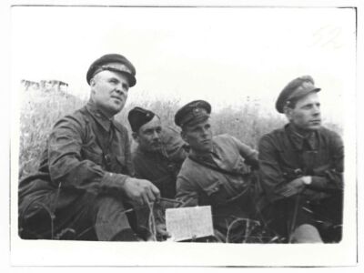 Спостереження за побудовою бойових порядків літаків, м. Покровськ. 21 червня 1942 р. 